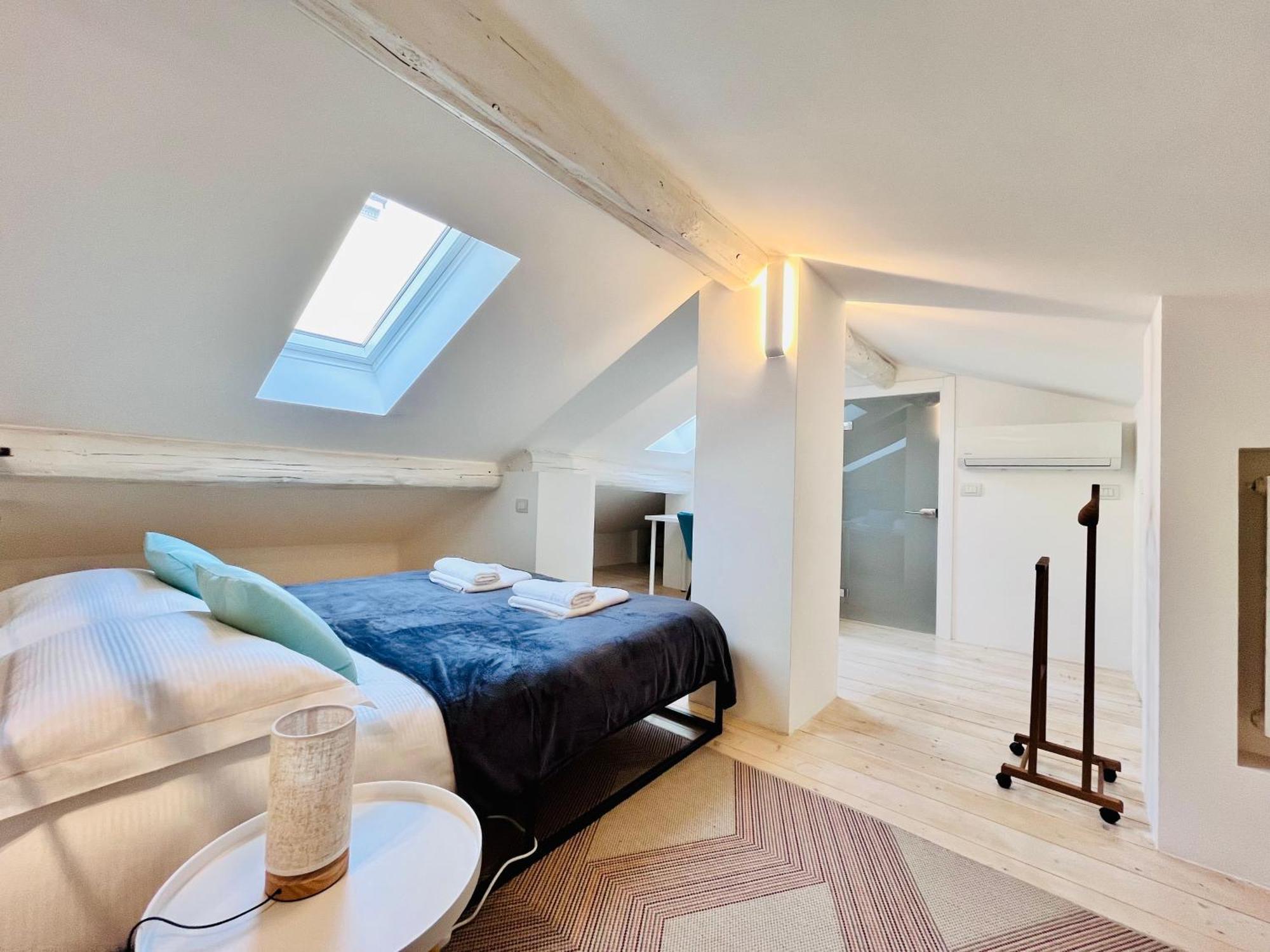 Riverside Loft Navigli - Spacious Two-bedroom Appartement